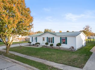 3373 Spring Valley Dr, Columbus, IN 47203