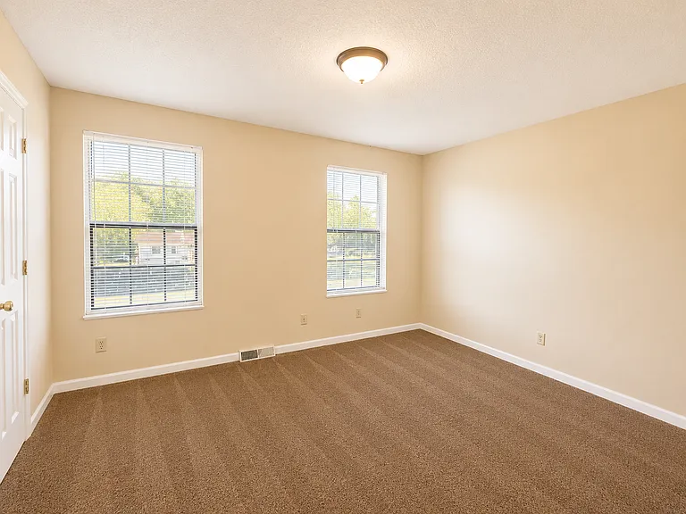 25 Ridgeway Terrace Dr — Photo 10