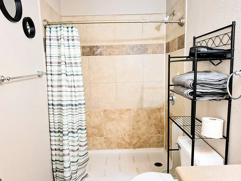 1406 Pennsylvania St NE #4 — Photo 29
