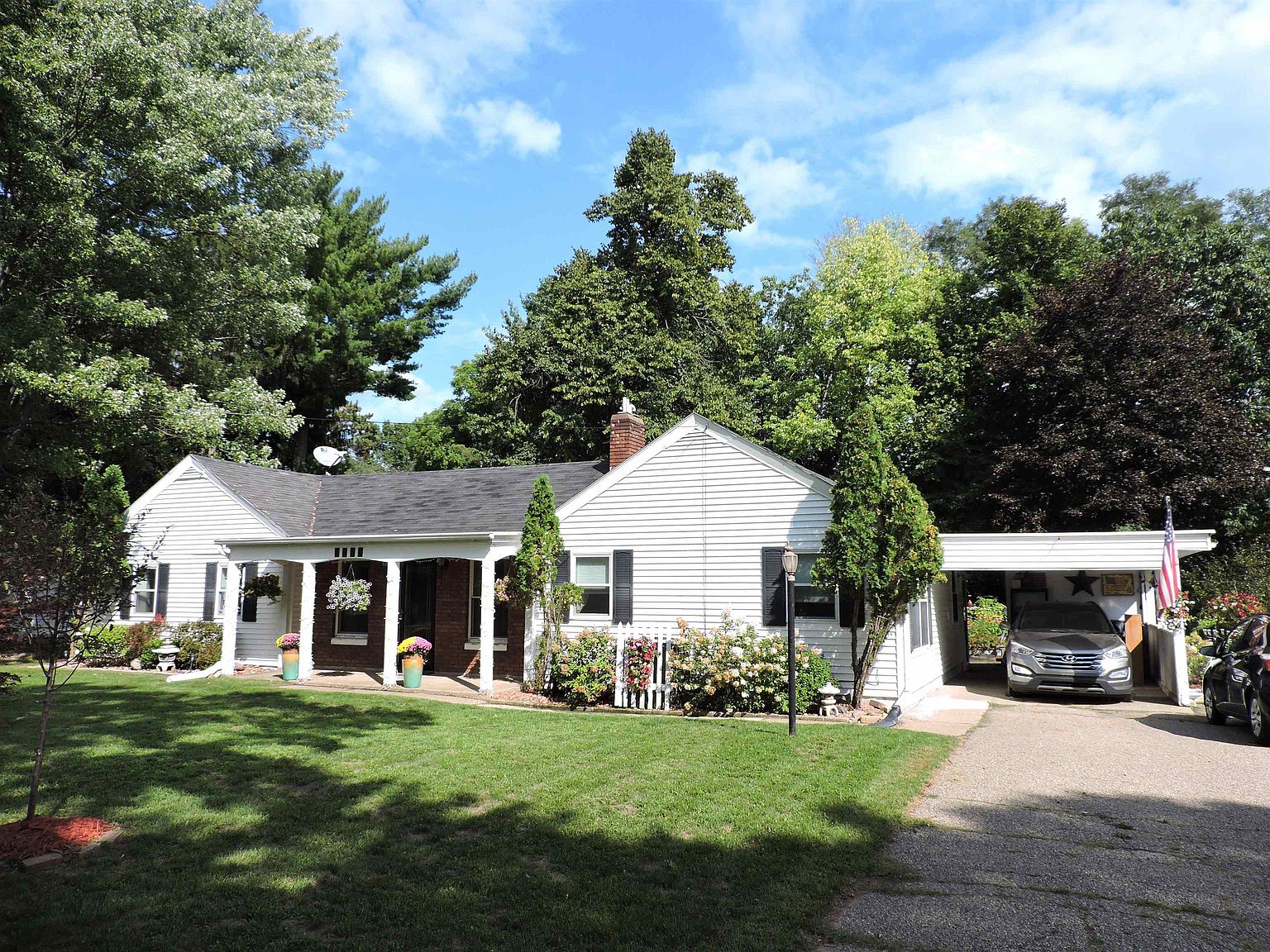 1123 Berlin St, Waupaca, WI 54981 Zillow