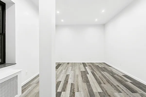 Rented by Compass | media 22