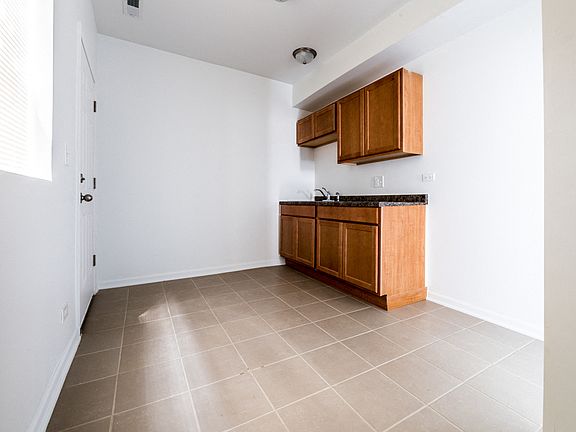 4th image of 7800 S Ashland Ave #1609-3