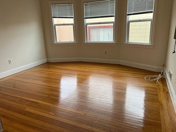 4th image of 730 Huron Ave