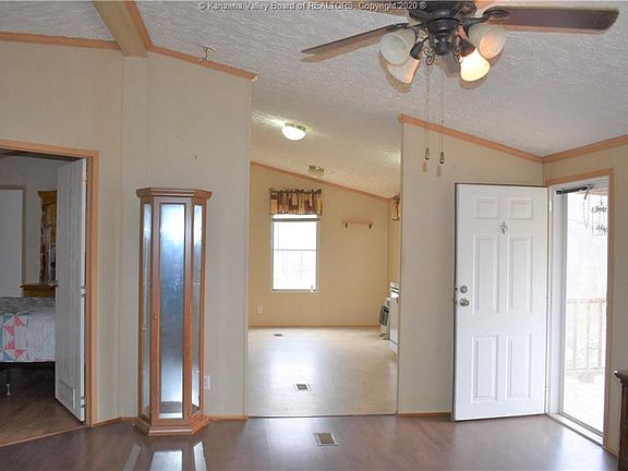 3rd image of 691 Terrace Ave