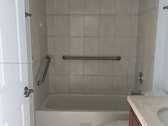 3rd image of 107 Mendoza Ave #2