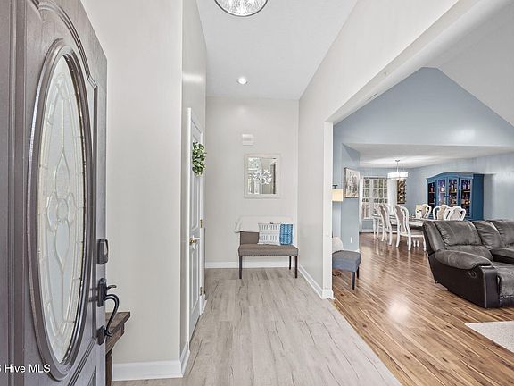3rd image of 205 Sea Bisquit Drive