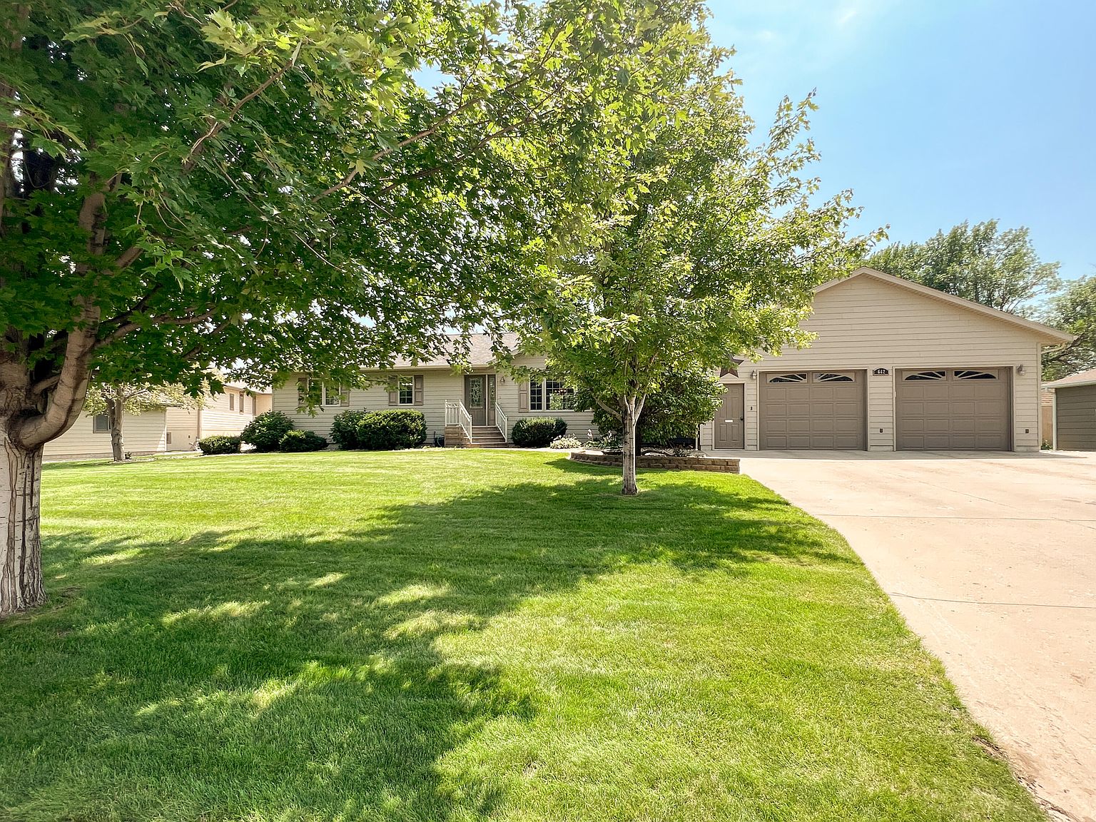 642 13th St SE, Huron, SD 57350 MLS 23140 Zillow