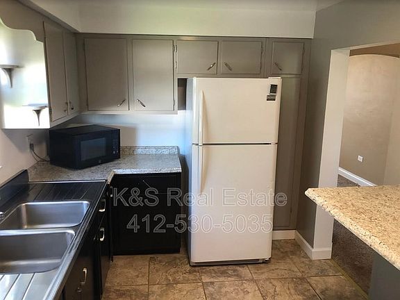 3rd image of 230 Magazine St #1