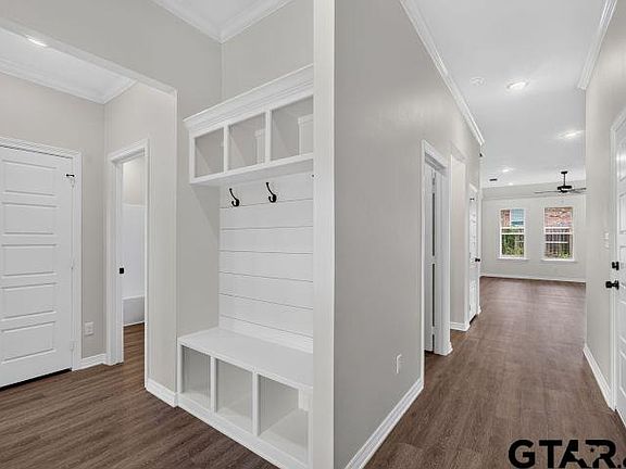 3rd image of 3091 Royal Garden Rd