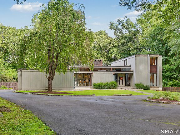 2nd image of 9 Autumn Ridge Road