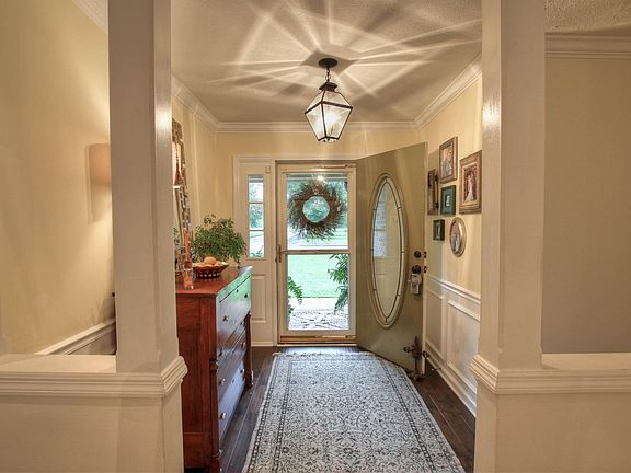 3rd image of 1850 James Dr
