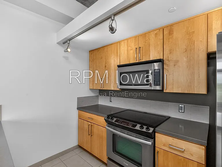 309 E 5th St #404 — Photo 11