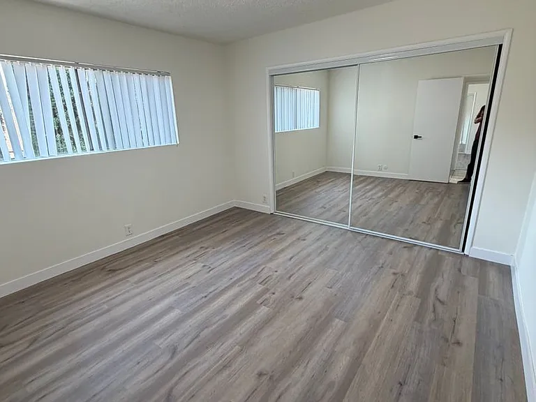 2324 S Marvin Ave — Photo 6