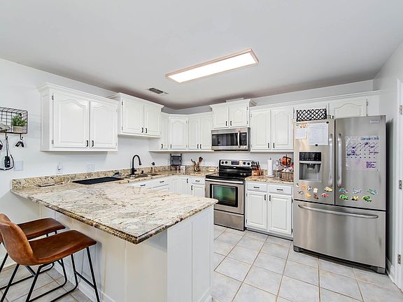 3rd image of 1720 Harvest Dr