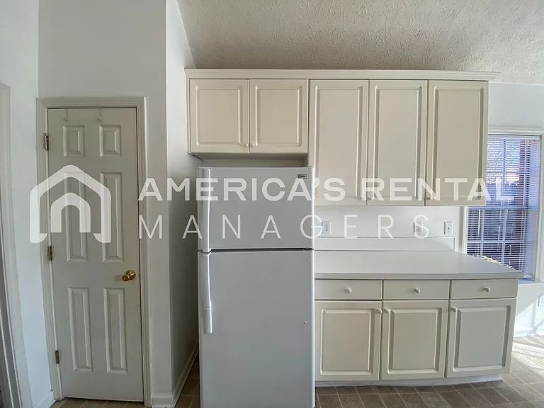 7936 Copperfield Dr — Photo 10