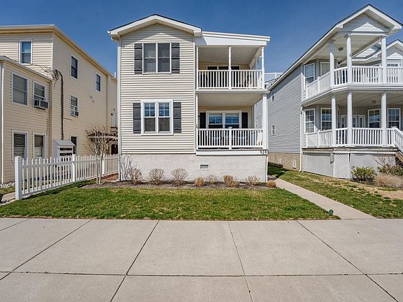 4th image of 928 Bay Ave #1