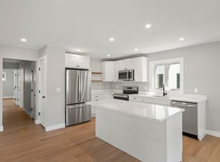 93 High St, Saco, ME 04072