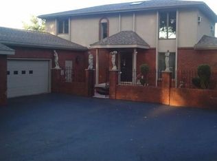 3010 Shoreland Ave, Toledo, OH 43611