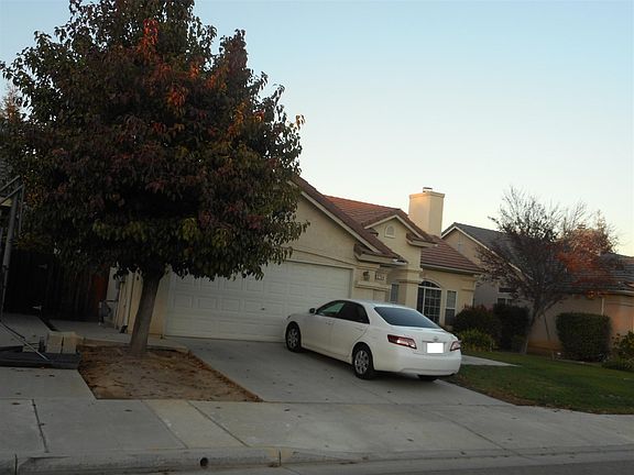 3rd image of 2790 E Granada Ave