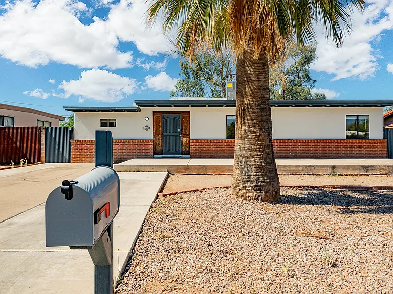 2532 E Crosby Vis — Photo 30