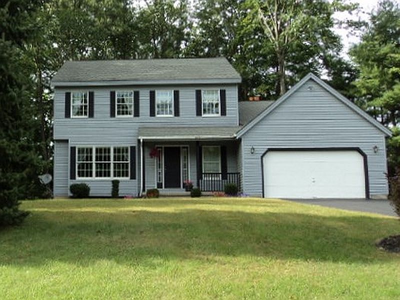 1st image of 9 Marlboro Dr