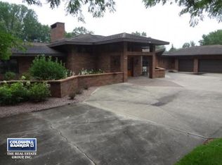 171 Fairway Dr, Clintonville, WI 54929