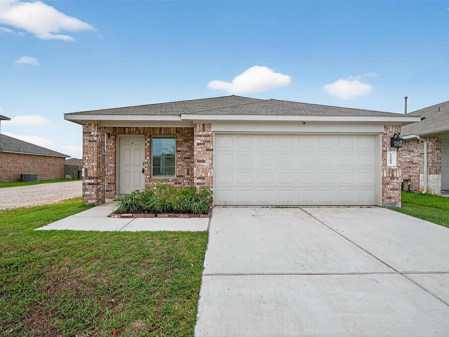 3 bed, 2.0 bath, 1556 sqft, $1,850 — Photo 1
