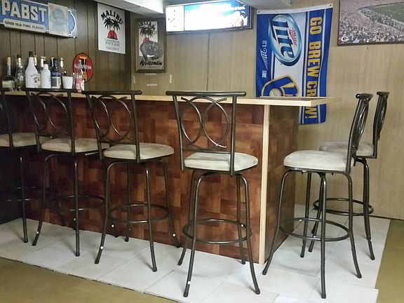 Bar in lower level