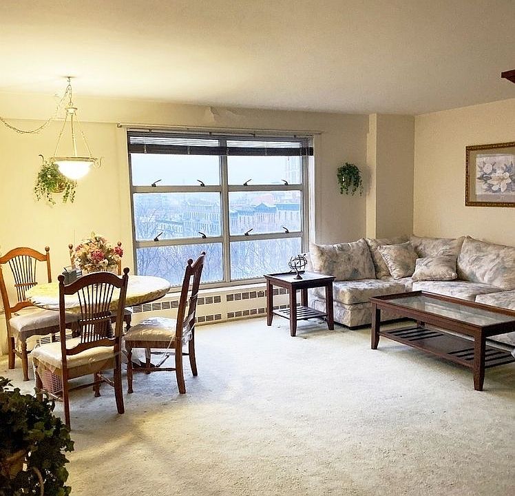 1st image of 80 La Salle St APT 9D