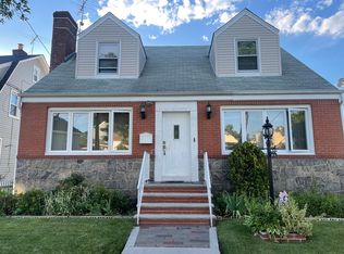 14124 Caney Ln, Rosedale, NY 11422