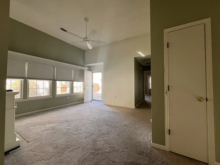 117 Whitehaven Ct — Photo 5