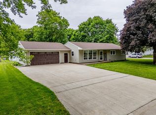 247 Goodell Ave, Readlyn, IA 50668