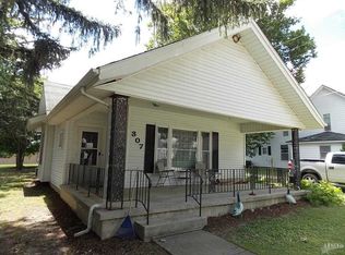 307 N Mulberry St, Churubusco, IN 46723