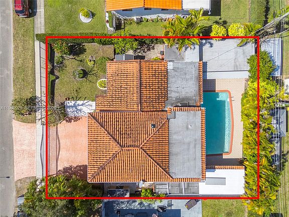 3rd image of 7941 SW 18th Ter