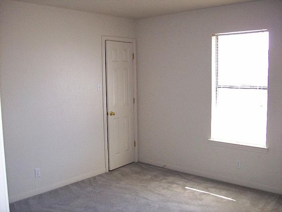 3rd image of 5201 Daybreak Dr