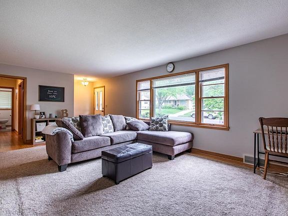 5th image of 1525 8th Ave NE