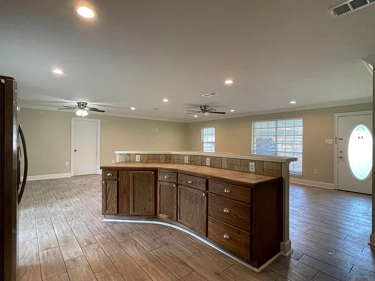331 E Bolivar Dr — Photo 7