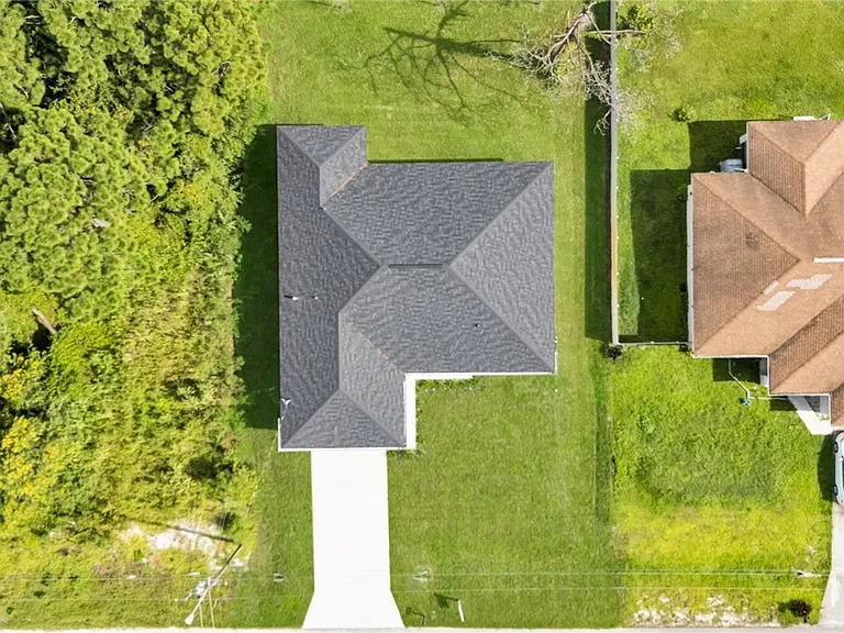 312 Harrison Dr — Photo 2
