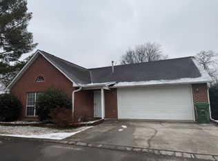 422 Merritt Rd, Maryville, TN 37804