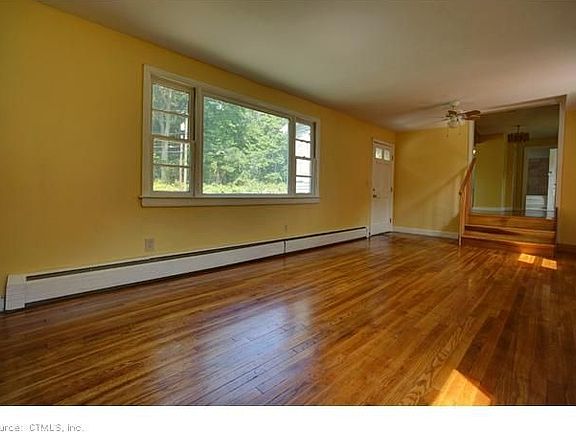 4th image of 226 Pumpkin Hill Rd