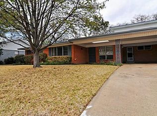 2715 W 11th St, Irving, TX 75060