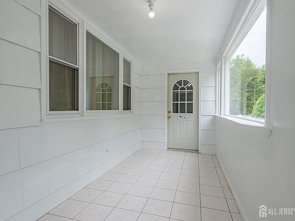 2nd image of 69 Monmouth Ave