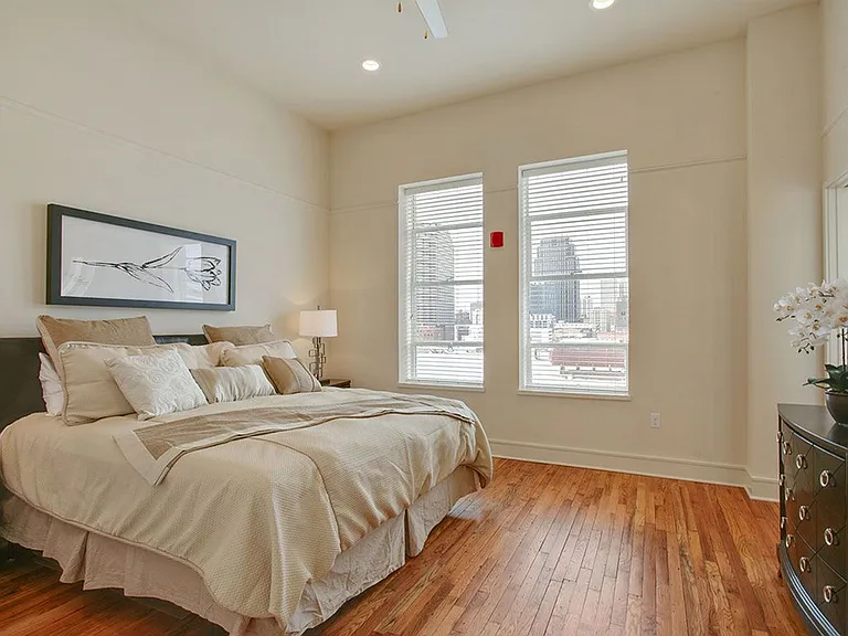 The Howard Luxury Apartments — Photo 5