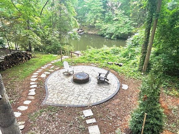 2nd image of 119 Indian Hills Rd