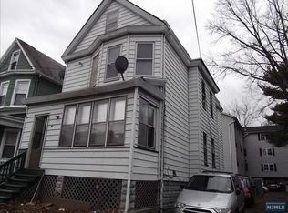 49 Smith St, Irvington, NJ 07111