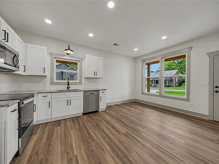 3 Forsyth St NE — Photo 11