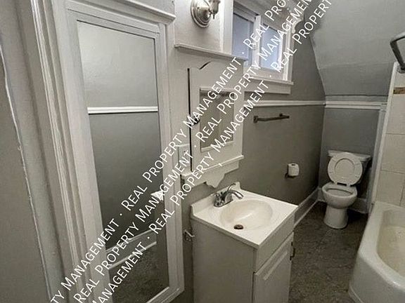 4th image of 2531 N Murray Ave #1