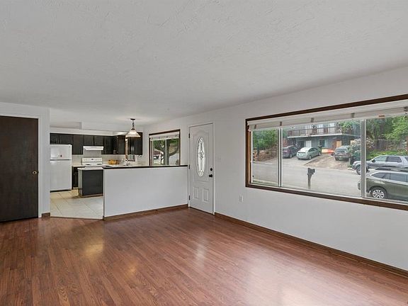 3rd image of 2913 Richard Dr