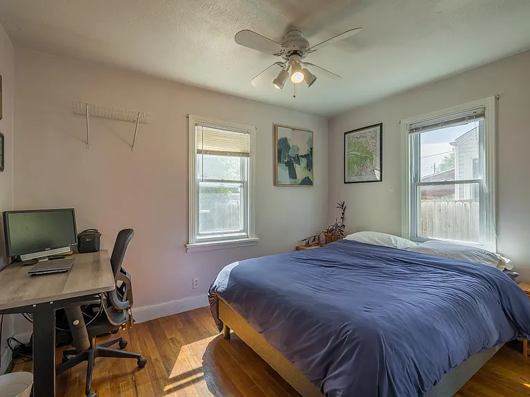 909 W 28th St — Photo 21