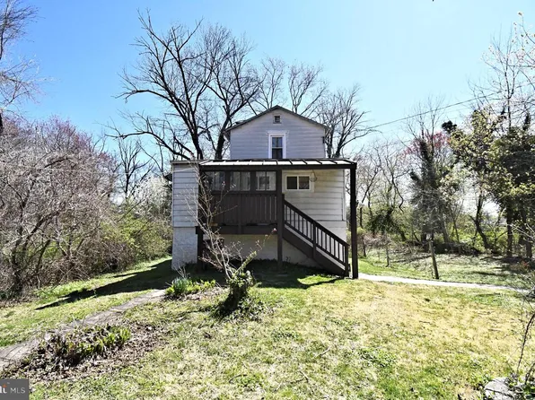 755 Haunted Ln, Bensalem, PA 19020